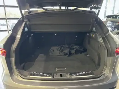 Photo 9 Jaguar F-Pace  P400e Plug-in-Hybrid R-Dynamic SE BVA8 AWD