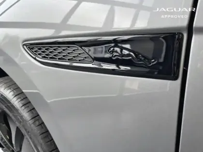 Photo 8 Jaguar F-Pace  P400e Plug-in-Hybrid R-Dynamic SE BVA8 AWD