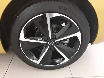 Photo 10 Opel Astra  1.5 Diesel 130 ch BVA8