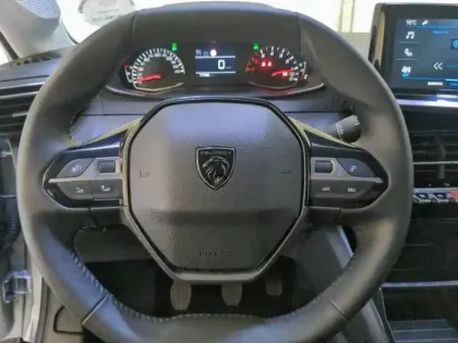 Photo 18 Peugeot 208  PureTech 100 S&S BVM6