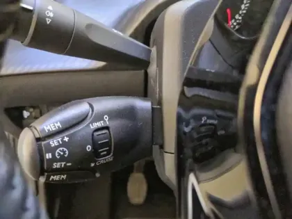 Photo 15 Peugeot 208  PureTech 100 S&S BVM6