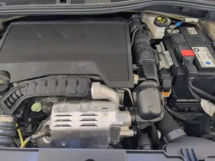 Photo 11 Peugeot 208  PureTech 100 S&S BVM6