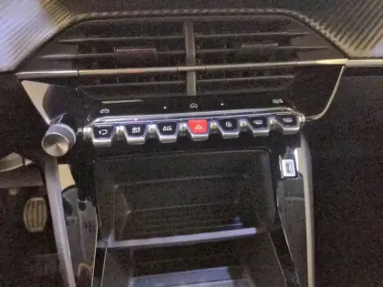 Photo 14 Peugeot 208  PureTech 100 S&S BVM6