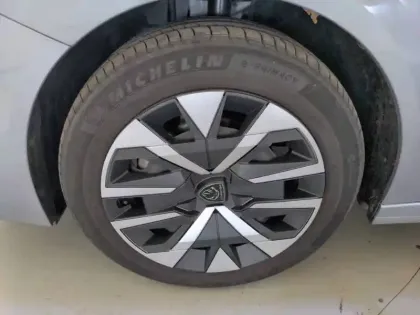 Photo 10 Peugeot 208  PureTech 100 S&S BVM6