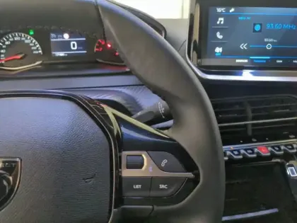 Photo 17 Peugeot 208  PureTech 100 S&S BVM6