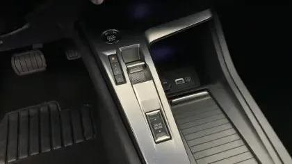 Photo 21 Peugeot 308  PHEV 180 e-EAT8 Active Pack