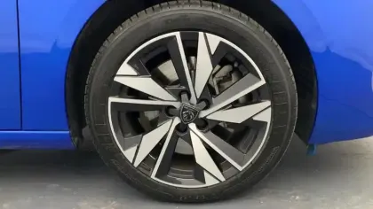 Photo 14 Peugeot 308  PHEV 180 e-EAT8 Active Pack