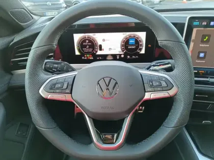 Photo 41 Volkswagen Passat  1.5 eHybrid 272 DSG6