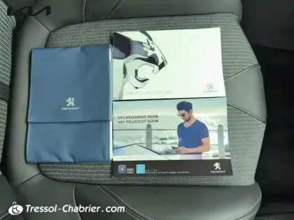 Photo 15 Peugeot 5008  PureTech 130ch S&S BVM6 Allure Pack