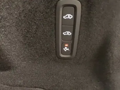 Photo 44 Volvo Xc60  T8 Recharge AWD 303 ch + 87 ch Geartronic 8