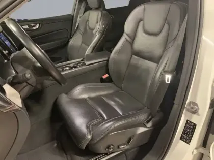 Photo 55 Volvo Xc60  T8 Recharge AWD 303 ch + 87 ch Geartronic 8