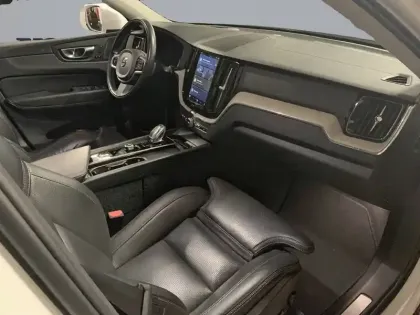 Photo 59 Volvo Xc60  T8 Recharge AWD 303 ch + 87 ch Geartronic 8