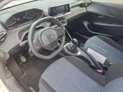 Photo 39 Peugeot 208  PureTech 75 S&S BVM5
