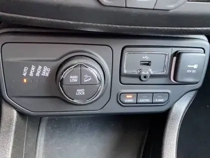 Photo 84 Jeep Renegade  1.3 Turbo T4 190 ch PHEV BVA6 4xe eAWD