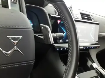 Photo 19 DS DS 7 DS7 Crossback Hybride E-Tense 300 EAT8 4x4 Rivoli
