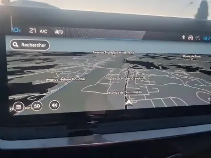 Photo 37 Peugeot 2008  Hybrid 136 e-DCS6