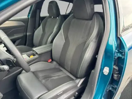 Photo 30 Peugeot 308  Hybrid 136 e-DCS6