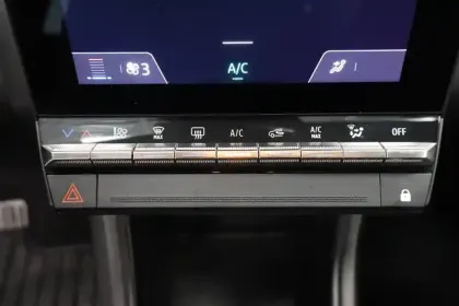 Photo 32 Renault Captur  E-Tech full hybrid 145