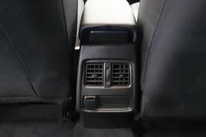 Photo 37 Renault Captur  E-Tech full hybrid 145