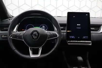 Photo 17 Renault Captur  E-Tech full hybrid 145