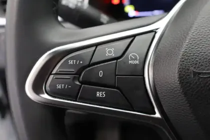 Photo 38 Renault Captur  E-Tech full hybrid 145