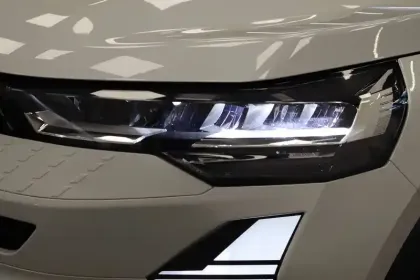 Photo 6 Renault Captur  E-Tech full hybrid 145