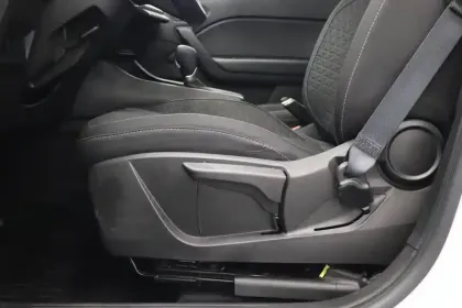 Photo 34 Renault Captur  E-Tech full hybrid 145