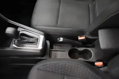 Photo 27 Renault Captur  E-Tech full hybrid 145