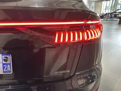 Photo 93 Audi Q8  60 TFSI e 462 Tiptronic 8 Quattro