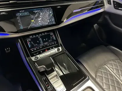 Photo 52 Audi Q8  60 TFSI e 462 Tiptronic 8 Quattro