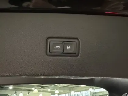 Photo 60 Audi Q8  60 TFSI e 462 Tiptronic 8 Quattro