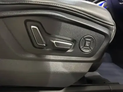 Photo 101 Audi Q8  60 TFSI e 462 Tiptronic 8 Quattro