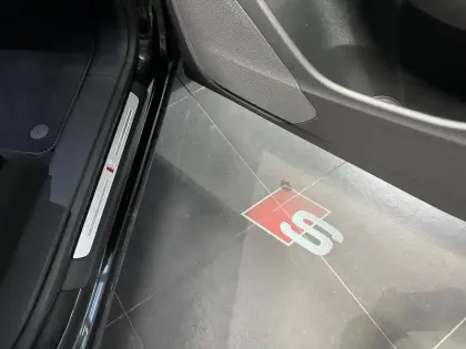 Photo 66 Audi Q8  60 TFSI e 462 Tiptronic 8 Quattro