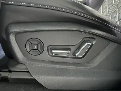 Photo 55 Audi Q8  60 TFSI e 462 Tiptronic 8 Quattro