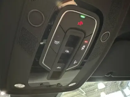 Photo 102 Audi Q8  60 TFSI e 462 Tiptronic 8 Quattro