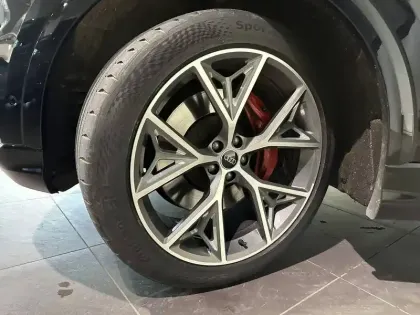 Photo 64 Audi Q8  60 TFSI e 462 Tiptronic 8 Quattro