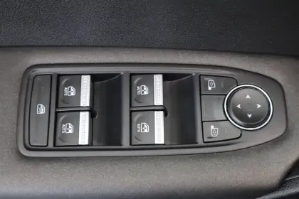 Photo 64 Renault Captur  TCe 90