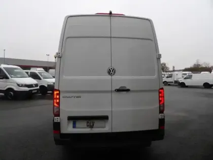 Photo 7 Volkswagen Crafter  Fg 35 L4H3 2.0 TDI 140ch Business Traction BVA8