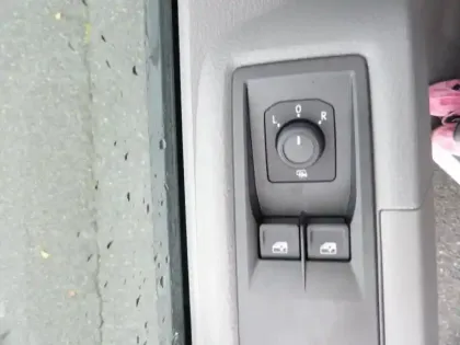 Photo 15 Volkswagen Crafter  Fg 35 L4H3 2.0 TDI 177ch Business Traction BVA8