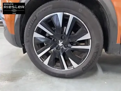 Photo 12 Peugeot 2008  PureTech 130 S&S BVM6