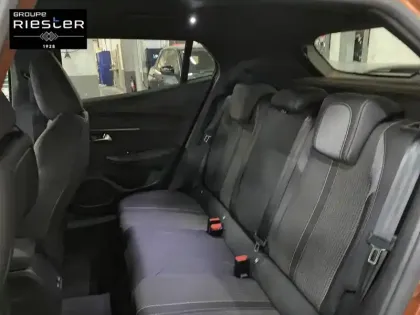 Photo 11 Peugeot 2008  PureTech 130 S&S BVM6