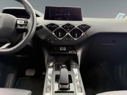 Photo 10 DS DS 3  E-Tense 156ch Rivoli