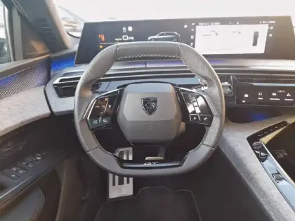 Photo 31 Peugeot 5008  Electrique 73 kWh 210 ch