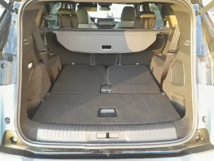 Photo 28 Peugeot 5008  Electrique 73 kWh 210 ch