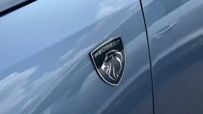 Photo 43 Peugeot 5008  Electrique 73 kWh 210 ch