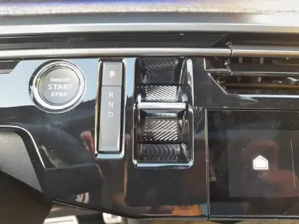 Photo 36 Peugeot 5008  Electrique 73 kWh 210 ch