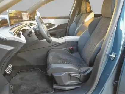 Photo 33 Peugeot 5008  Electrique 73 kWh 210 ch