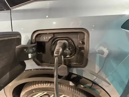 Photo 44 Peugeot 5008  Electrique 73 kWh 210 ch