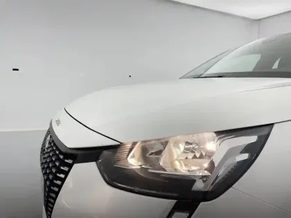 Photo 29 Peugeot 208  PureTech 75 S&S BVM5