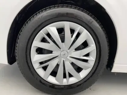 Photo 16 Peugeot 208  PureTech 75 S&S BVM5